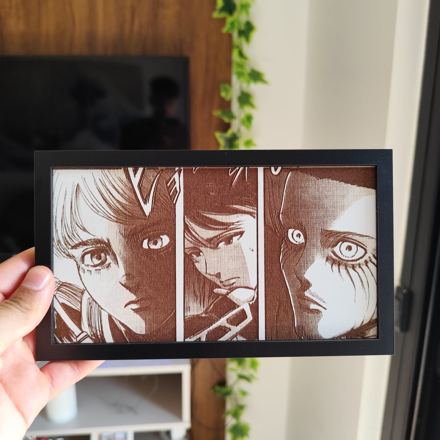 Grabado Armin, Eren y Mikasa